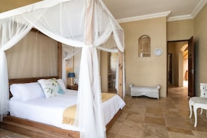 8 bedrooms, iron/ironing board, WiFi, bed sheets
