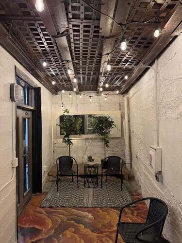 The Signature Room with 2 King Beds Ground Floor
