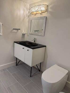 Chuveiro, secador de cabelo