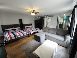 Iron/ironing board, WiFi, bed sheets