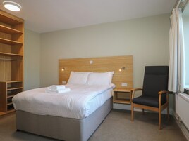 1 habitación, decoración personalizada y muebles diferentes