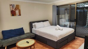 1 habitación, tabla de planchar con plancha, wifi y ropa de cama 