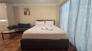 1 chambre, fer et planche Ă repasser, Wi-Fi, draps fournis