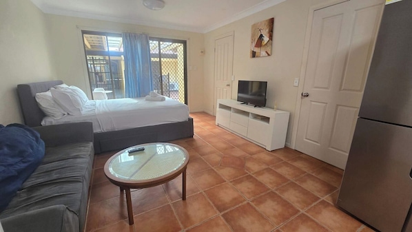 1 chambre, fer et planche à repasser, Wi-Fi, draps fournis