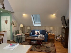 Smart TV, books - Serene Coastline Retreat for 2 (Boothbay)