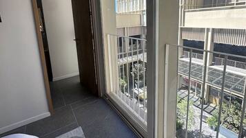 1 bedroom, desk, iron/ironing board, WiFi