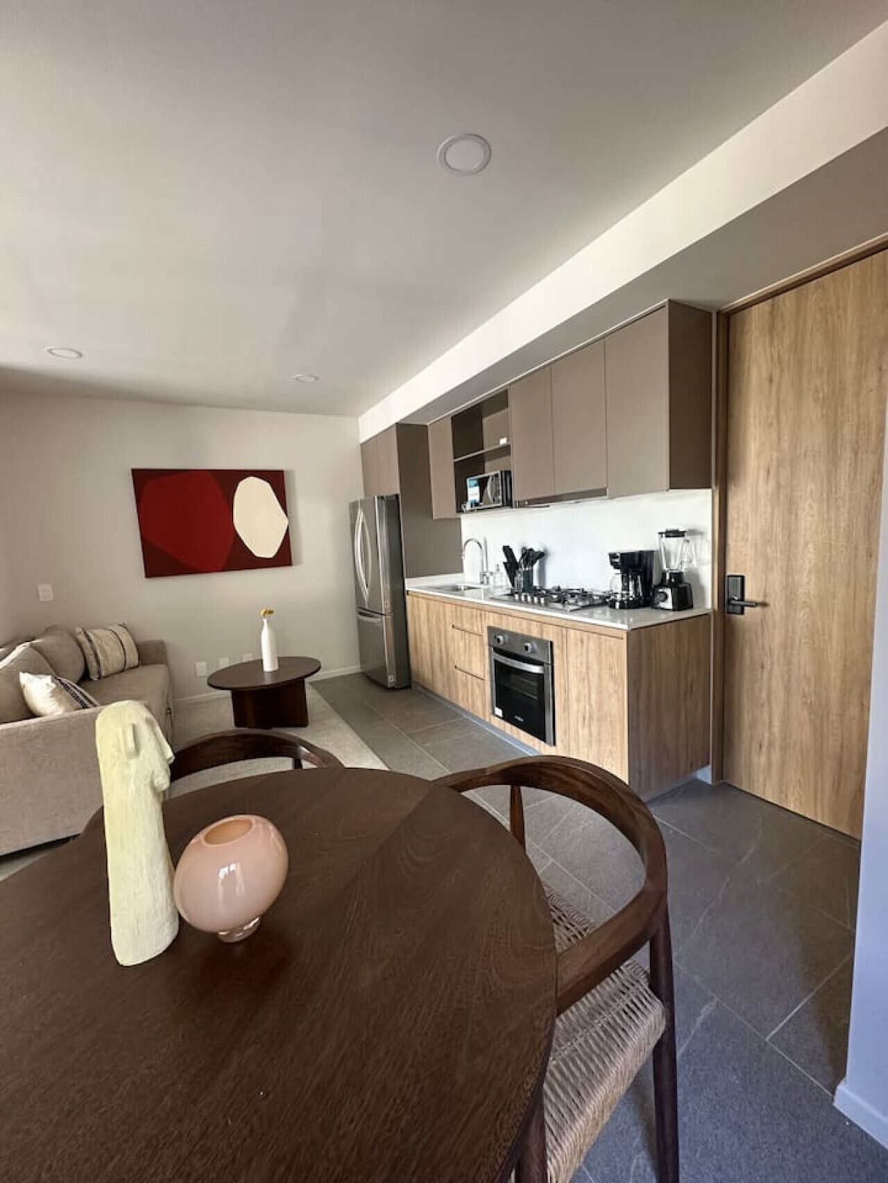 Coffee/tea maker, fridge, microwave, oven