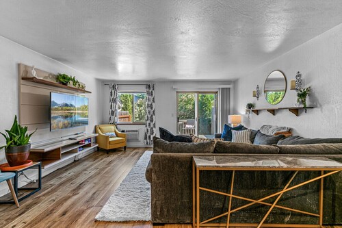 Private Ashland Townhouse