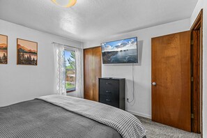 2 bedrooms, desk, free WiFi, bed sheets