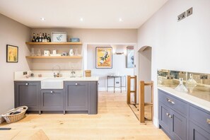 Interior - Market Cross House, Aldeburgh. Sea front holiday home (Aldeburgh)