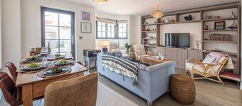 8 Oaks Court, Thorpeness
