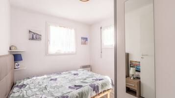 1 bedroom, iron/ironing board, free WiFi