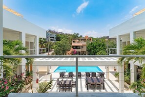 Outdoor dining - Rooftop Plunge Pool & Surf-Friendly Beach (Huatulco)