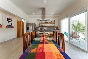 Fridge, microwave, oven, stovetop - Rooftop Plunge Pool & Surf-Friendly Beach (Huatulco)