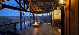 Aerial Joy Treehouse with Hot Tub!!!(Lake Malone)