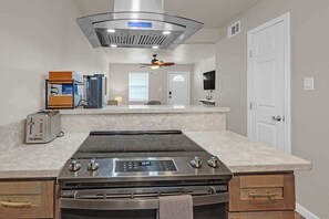 Fridge, microwave, oven, stovetop - Isla Bonita 7 Summary (Galveston)