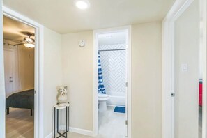 2 bedrooms, iron/ironing board, WiFi, bed sheets - Isla Bonita 7 Summary (Galveston)