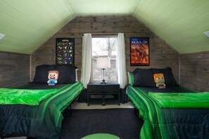 3 bedrooms, iron/ironing board, free WiFi, bed sheets - The Boujee Bear | MTN View, Hot Tub, Foosball! (Sevierville)