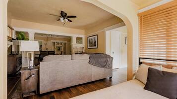 2 bedrooms, iron/ironing board, travel cot, WiFi