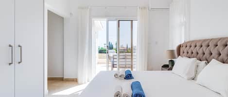3 chambres, fer et planche Ă repasser, Wi-Fi, draps fournis