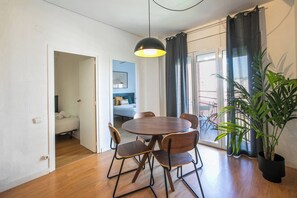 Dining - 72GRVCC1066 - Near Sagrada Familia (Barcelona)
