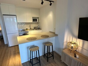 Fridge, microwave, oven, coffee/tea maker