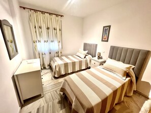 2 Schlafzimmer, Bügeleisen/Bügelbrett, Reisekinderbett, kostenloses WLAN
