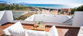 RDR493 - Best sea views and walk to beach 2 bed Apt