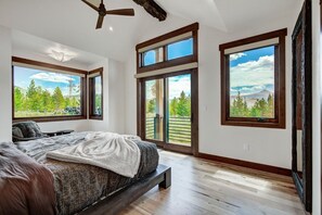 4 habitaciones, escritorio, tabla de planchar con plancha y wifi gratis 
