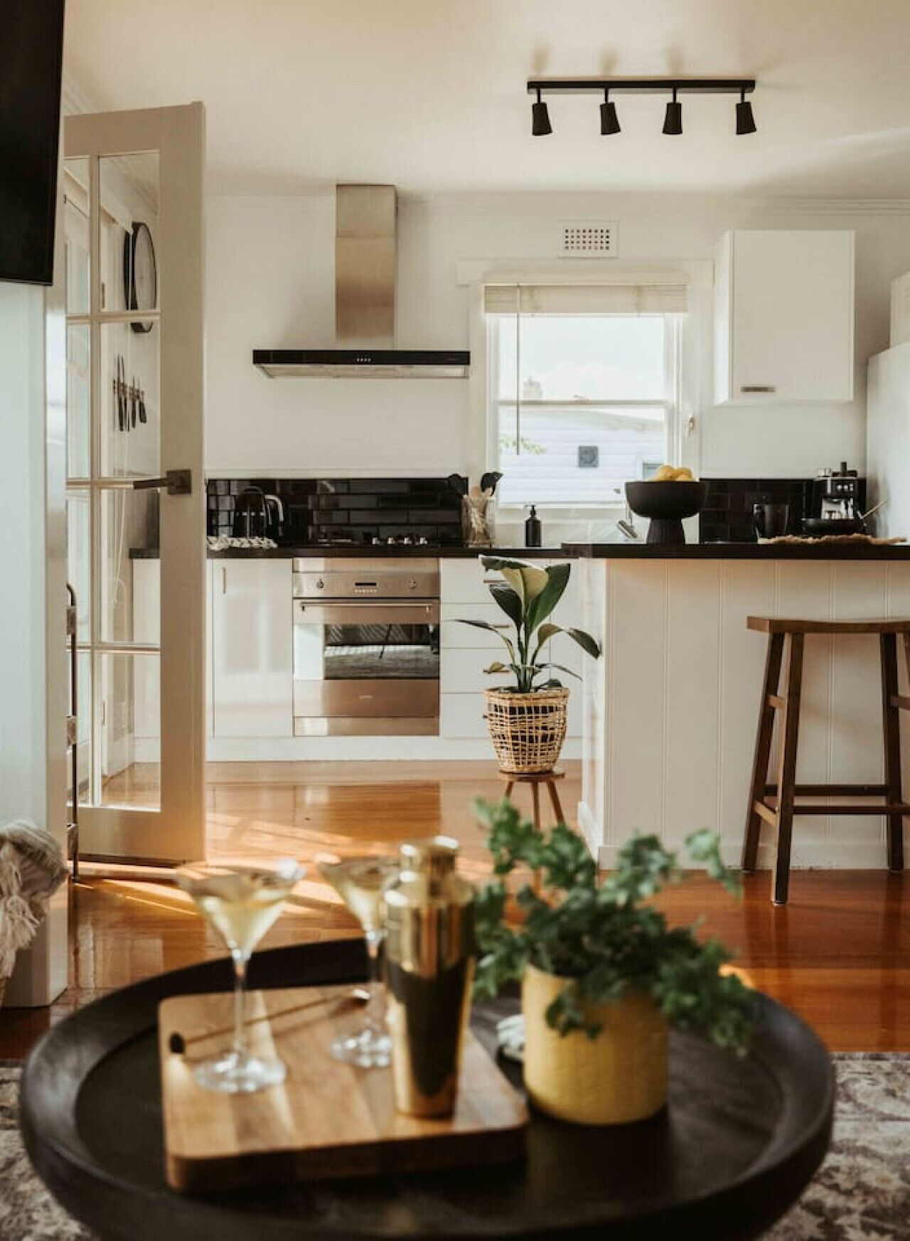 冰箱、微波炉、烤箱、炉灶