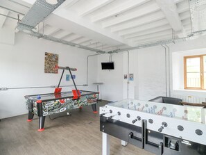 Game room - Marine Court Suite (Littlehampton)