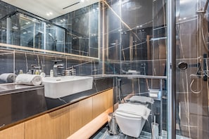 Shower, hair dryer, towels, soap - Skyline-View 1BR with Balcony,Minutes to Downtown and Marina, Binghatti Onyx, JVC (Dubai)
