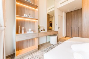 1 bedroom, in-room safe, iron/ironing board, free WiFi