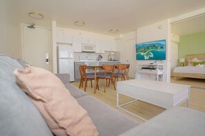 Interior - Modern BoHo at WaikikiBanyan (Honolulu)