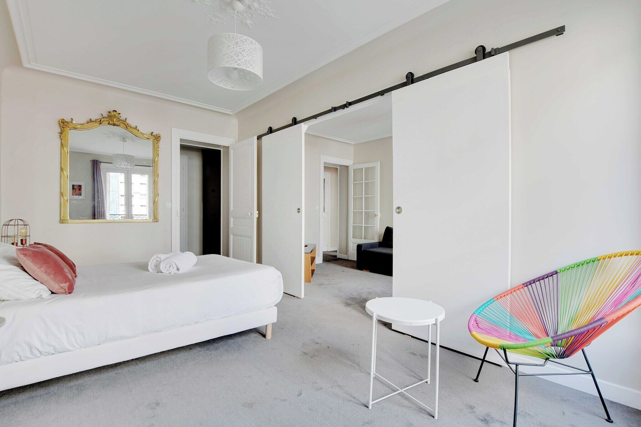 2 Schlafzimmer, Schreibtisch, Bügeleisen/Bügelbrett, kostenloses WLAN