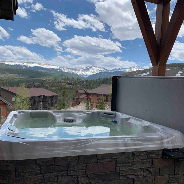 Outdoor spa tub - Trailside Views | 4 Mi to Resort (Winter Park)