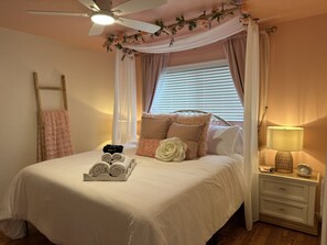 3 bedrooms, desk, iron/ironing board, travel cot