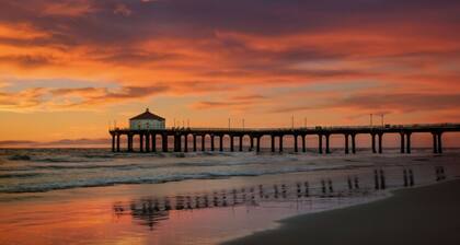 NEW! Beach Home w/ Gym + Cuddle Couch