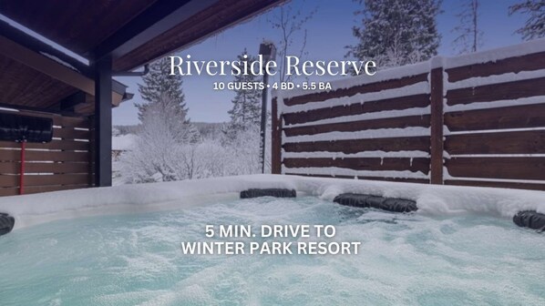 Banyera d'hidromassatge a l'aire lliure