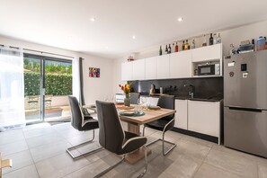 Fridge, microwave, oven, dishwasher - Le Balordo - Duplex climatisé (Bastelicaccia)