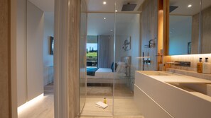 2 bedrooms, iron/ironing board, travel cot, free WiFi