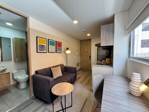 Apartament Comfort | Sala d'estar | Televisor LED de 40 polzades amb canals per cable