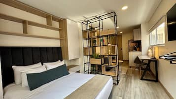 Departamento Confort | Caja de seguridad en la habitación y escritorio