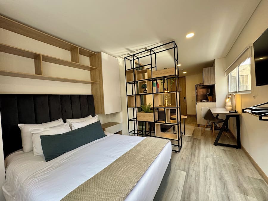 Apartamento conforto | Cofres nos quartos, escrivaninha, espaço de trabalho para notebook