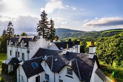 Tay River House - Seven Bedroom Villa, Sleeps 13