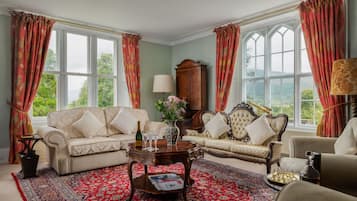 Fireplace, DVD player