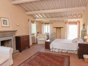 5 chambres, fer et planche à repasser, accès à Internet, literie fournie