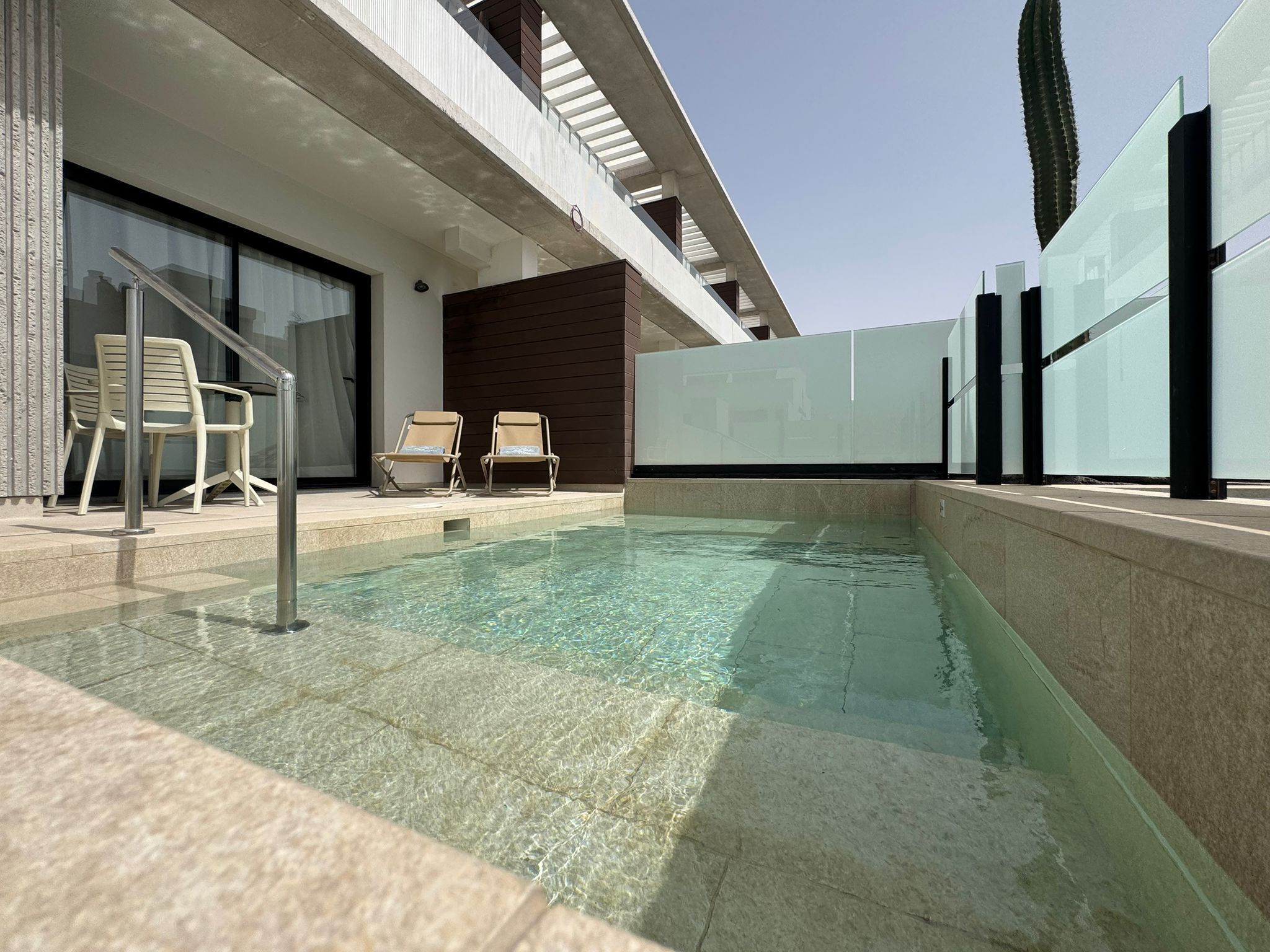 Suite Dúplex 2 Dormitorios Swim Up | Pool | 2 outdoor pools, pool umbrellas, sun loungers