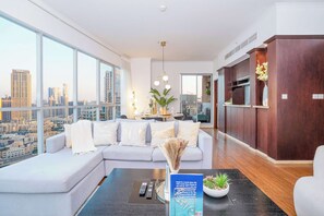 Luokittelematon kuva, 5 kautta 43, painike