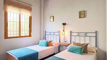 2 slaapkamers, een strijkplank/strijkijzer, gratis wifi, beddengoed